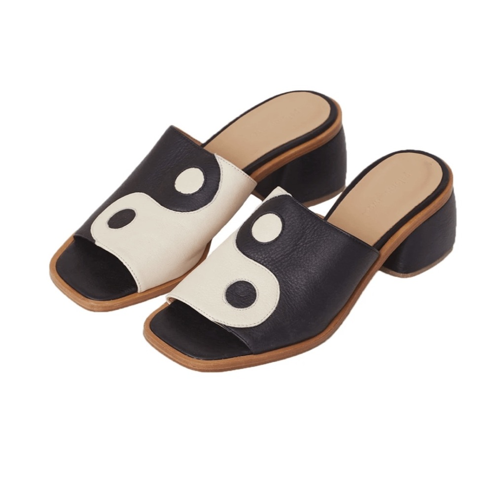 Paloma Wool Yin Yang Mules Size 8